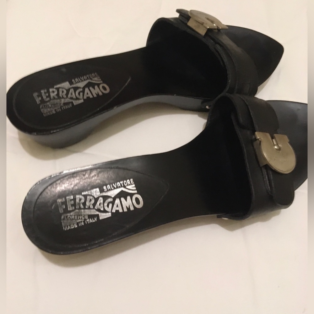 Salvatore Ferragamo wood/leather slide 6! 🔥 - Picture 6 of 7